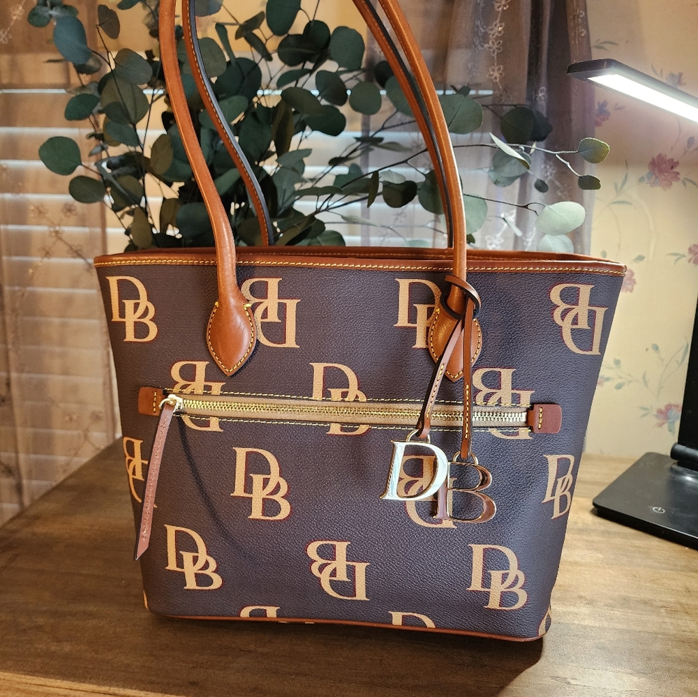 Dooney&Bourke